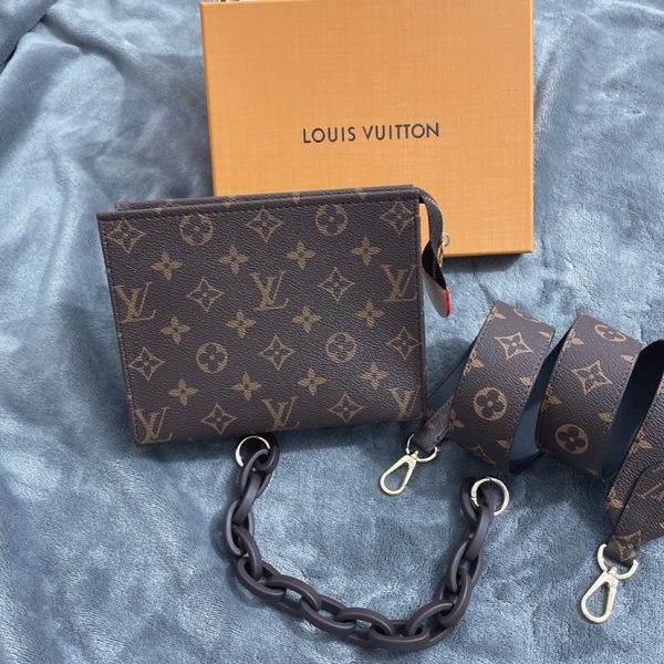 Classic Monogram Pouch K01