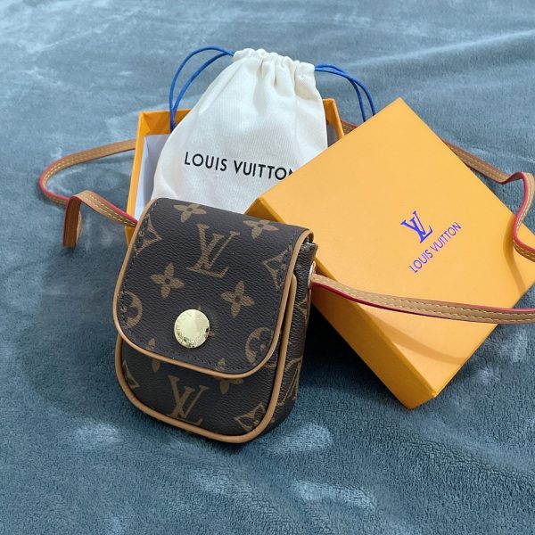 Classic Monogram Waist Bag L06
