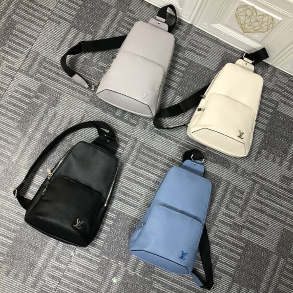 Avenue Sling Bag M30443