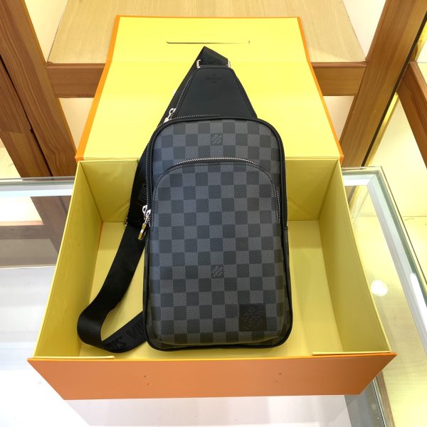 AAA-Avenue Slingbag NM N45302