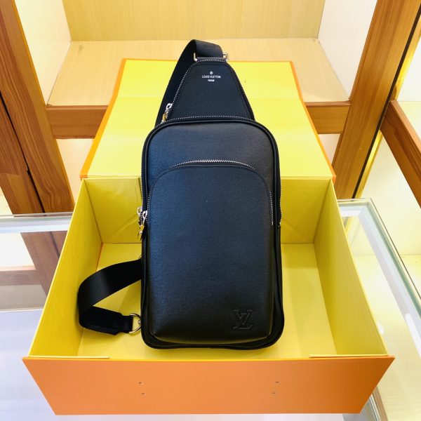 AAA-Avenue Slingbag NM M30863