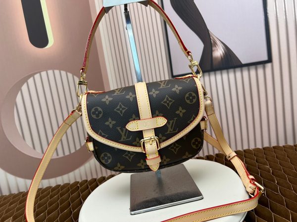 Saumur BB handbag