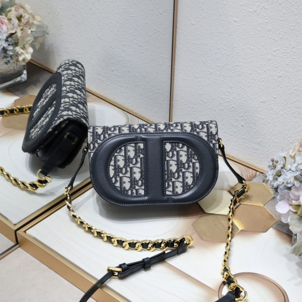 CD SIGNATURE OVAL CAMERA BAG-navy blue