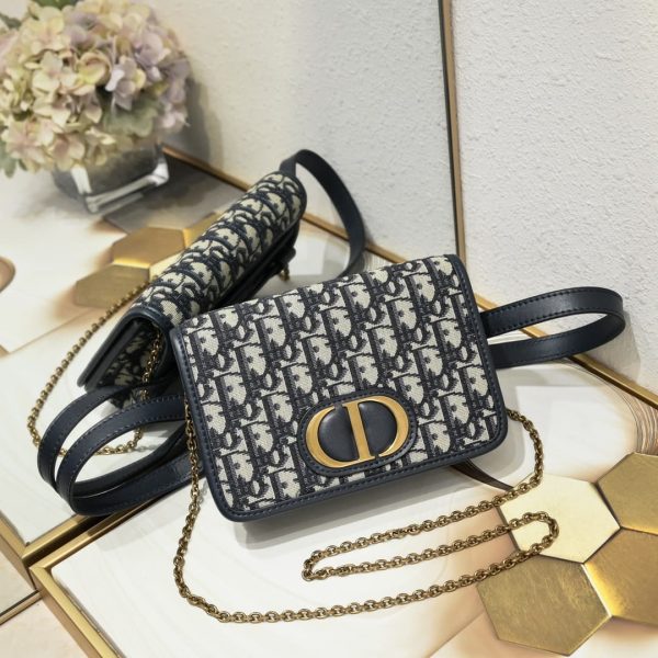 2-In-1 30 Montaigne Pouch