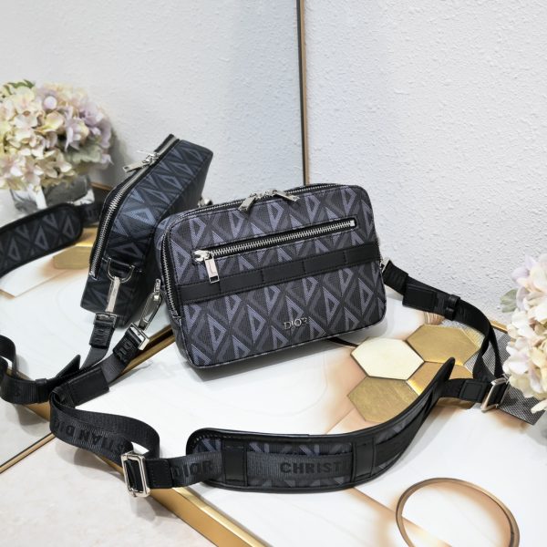 SAFARI BAG WITH STRAP black