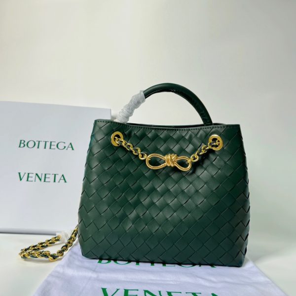 BV Small Andiamo with Chain Dgreen