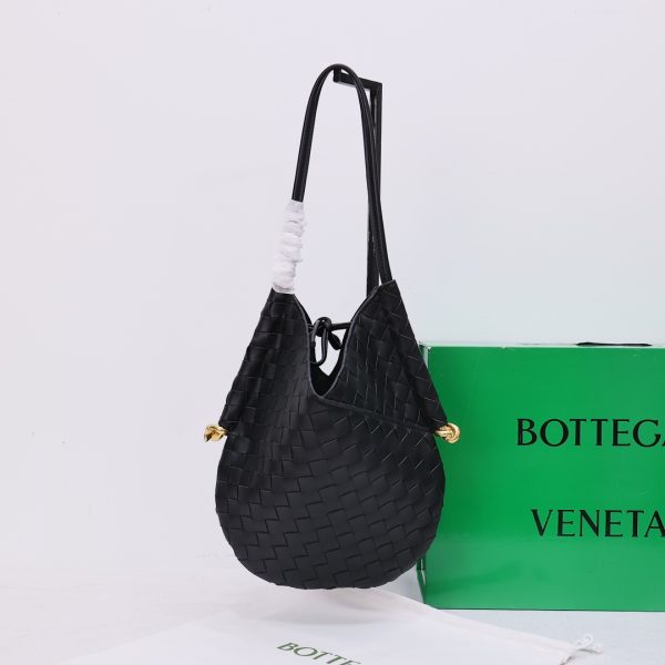 Small Solstice Shoulder Bag black