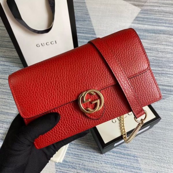 Interlocking G Chain Wallet Bag red
