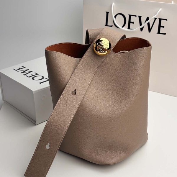 Medium Pebble bucket brown