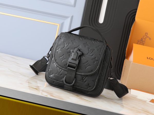 Quest Messenger- Embossed Black