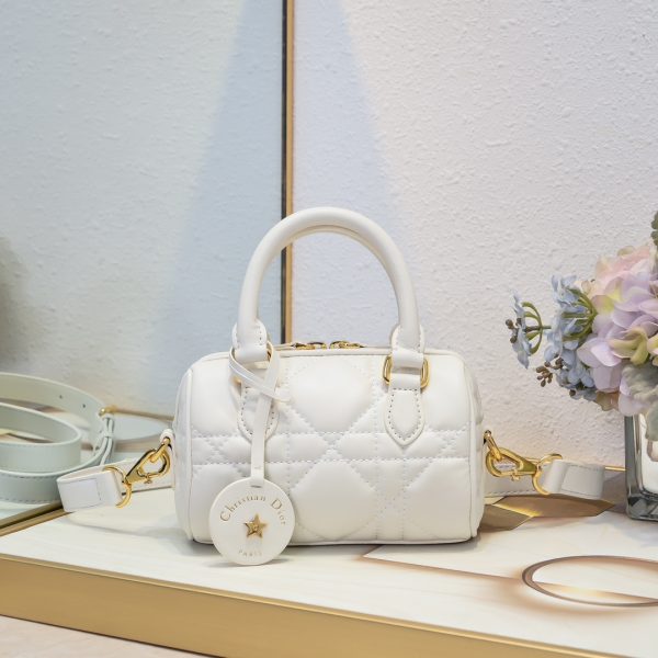 Dior Groove 16 Mini Bag white