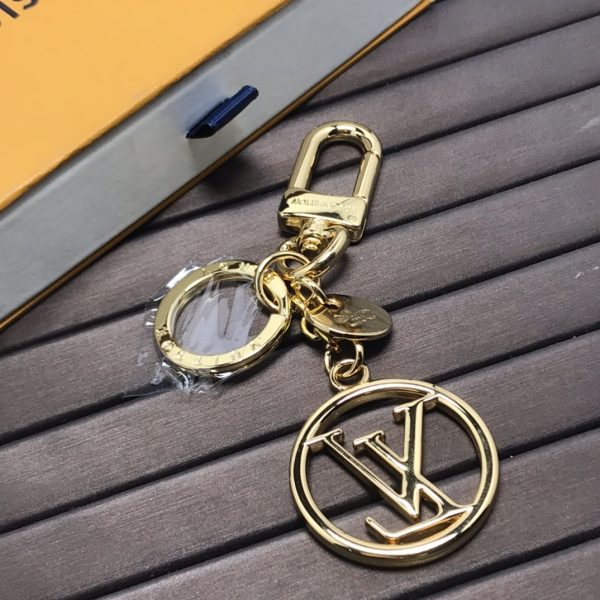 V Logo Key Holder Bag Charm J05
