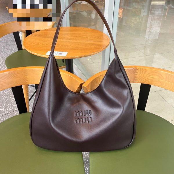 Leather hobo bag coffee