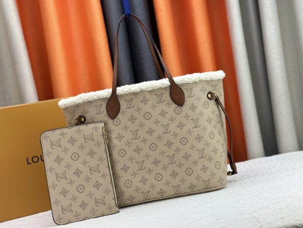 Neverfull MM with Featuring shearling trim Beige