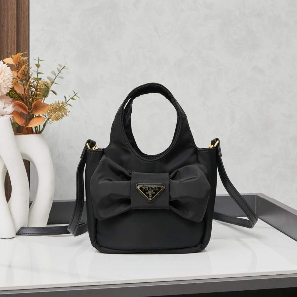 Padded Re-Nylon small bag with bow