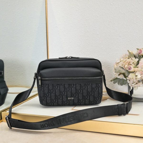 Rider 2.0 Zipped Messenger Bag Black Dior Oblique Jacquard and Black