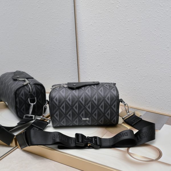 Lingot 22 Crossbody Bag black