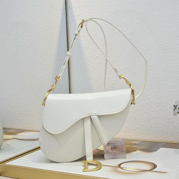 Medium Soft Saddle Bag with Strap Latte Vintage Smooth Calfskin