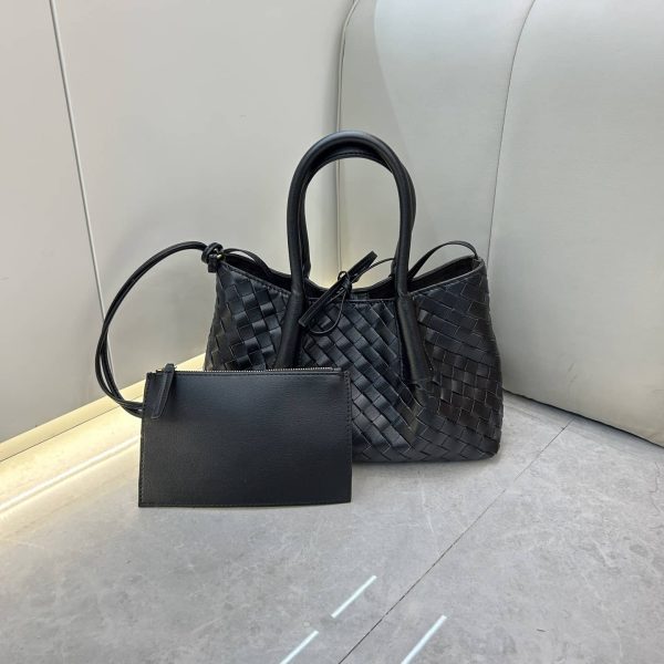 Small Pinacoteca black