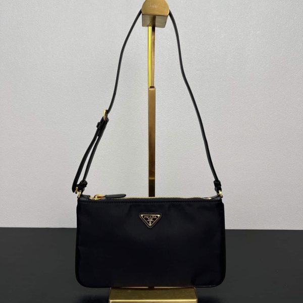 Re-Nylon pouch