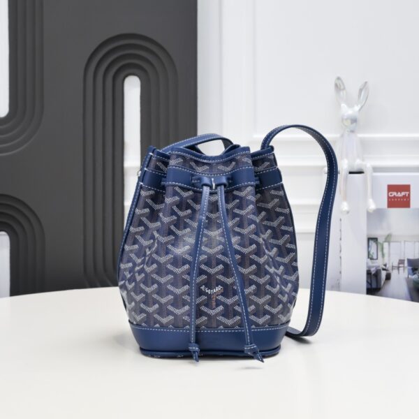 Petit Flot Bucket Bag navy blue