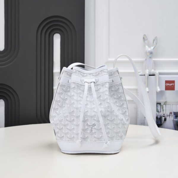 Petit Flot Bucket Bag white