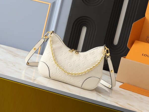 Boulogne PM embossed cream