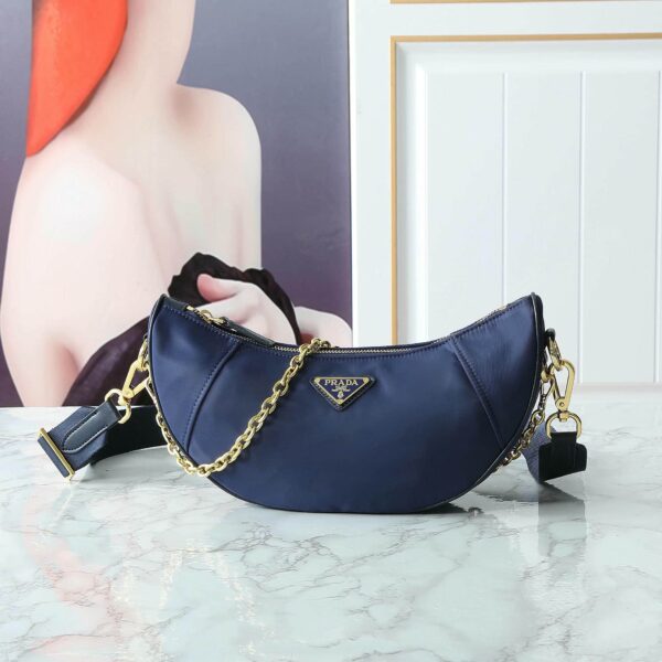 Demi-lune Re-Nylon shoulder bag navy blue