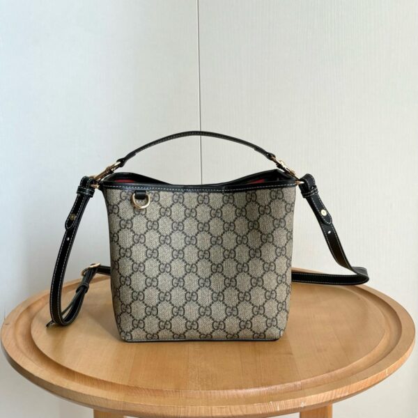 GG Emblem small bucket bag beige-black