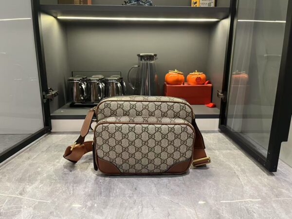 GG Emblem small crossbody bag beige