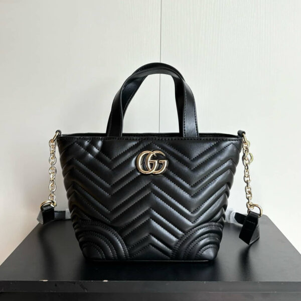 Gucci Betty small tote bag black