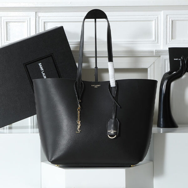 Shopping Saint Laurent In Leather black