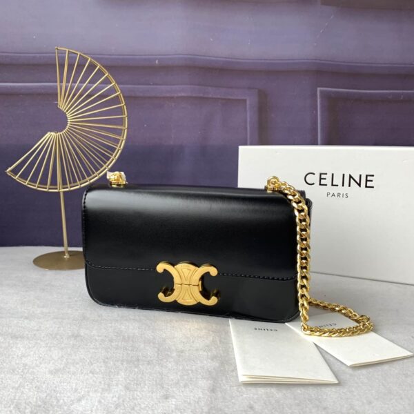 Triomphe Chain Shoulder Bag black