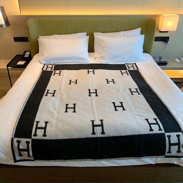 Avalon Light Throw Blanket Black