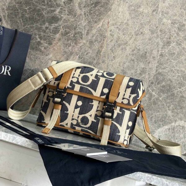 AAA- House icon Dior Hit the Road Messenger Bag