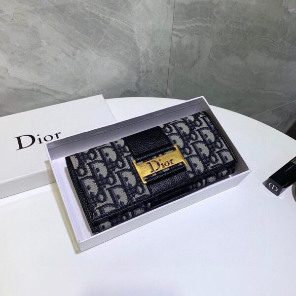 Dior 30 Montaigne Voyageur wallet