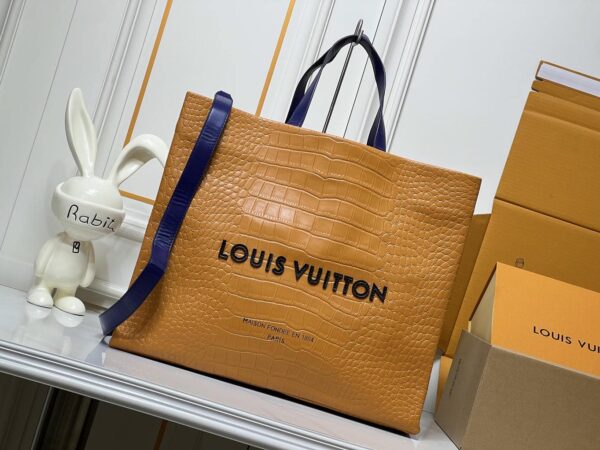 Crocodile‑embossed Shopper Tote MM Brown