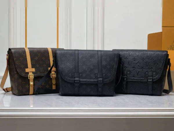 Christopher Messenger Shoulder bag