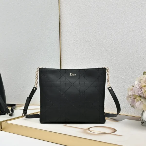Trianon Bag with Chain black