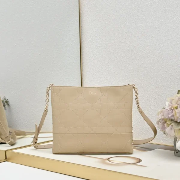 Trianon Bag with Chain beige