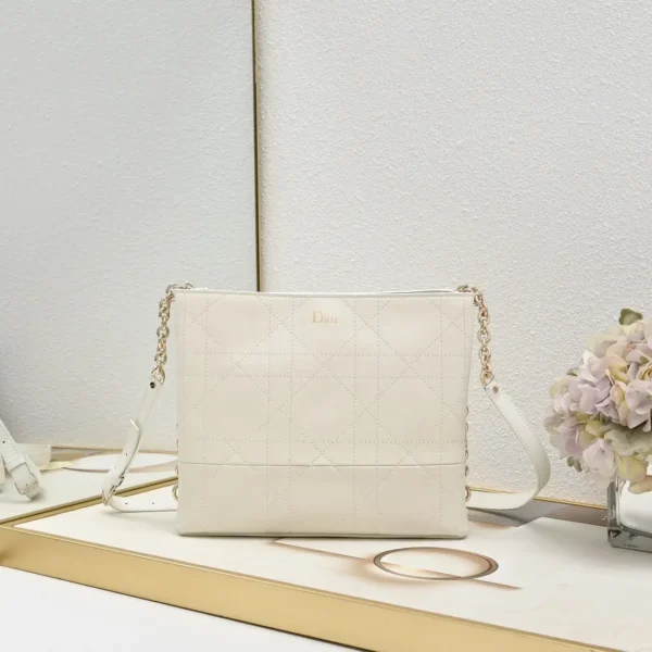 Trianon Bag with Chain white