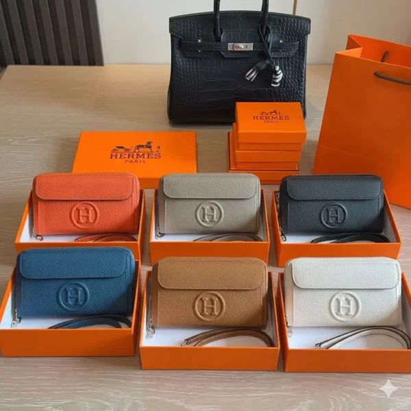 Embossed H Shoulder Bag Wallet with box