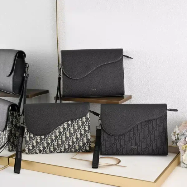 Saddle A5 Triangle Pouch