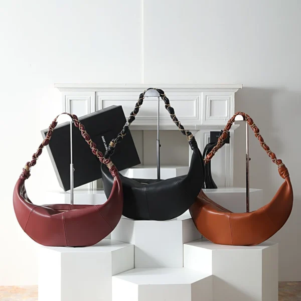 AMALIA hobo in lambskin