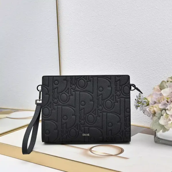 A5 Triangle Pouch Dior Gravity Leather