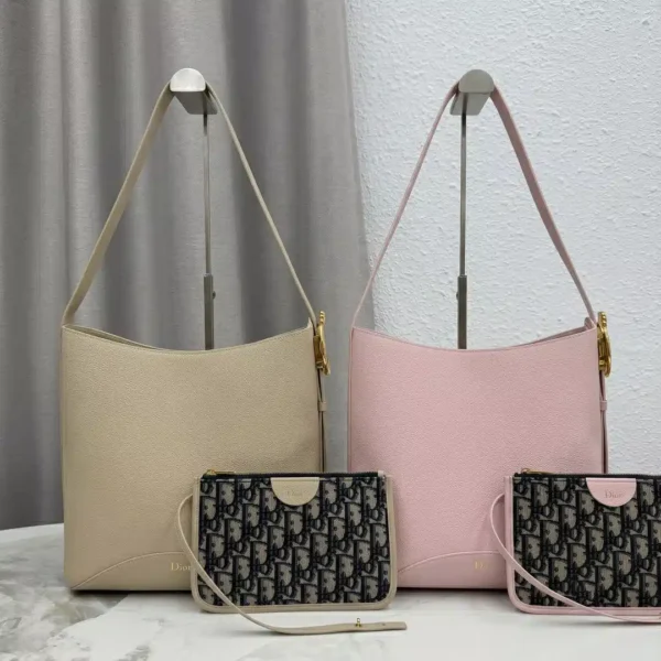 AAA- Medium Dior Médaillon Bucket Bag