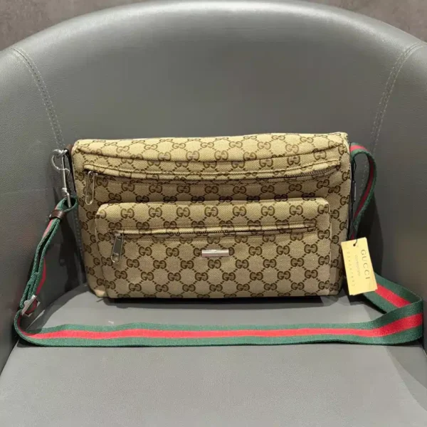 Gucci Tag medium crossbody bag