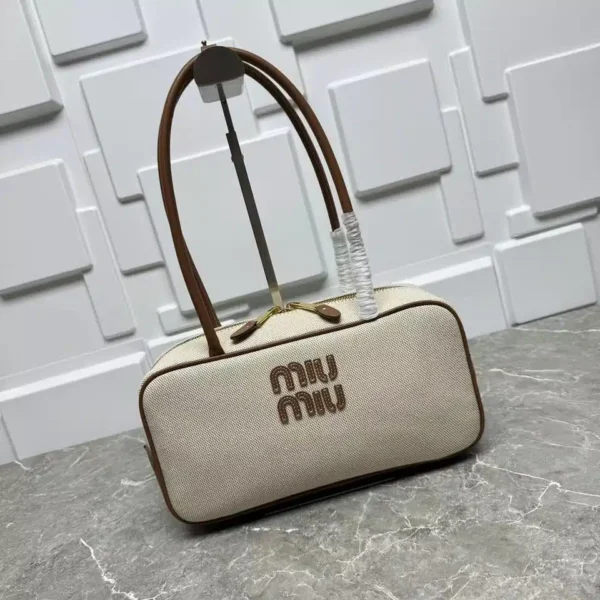Beau canvas and leather bag